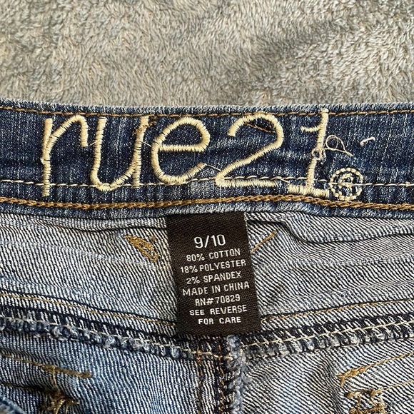 RUE 21 WOMENS JEAN SHORTS - Picture 3 of 6